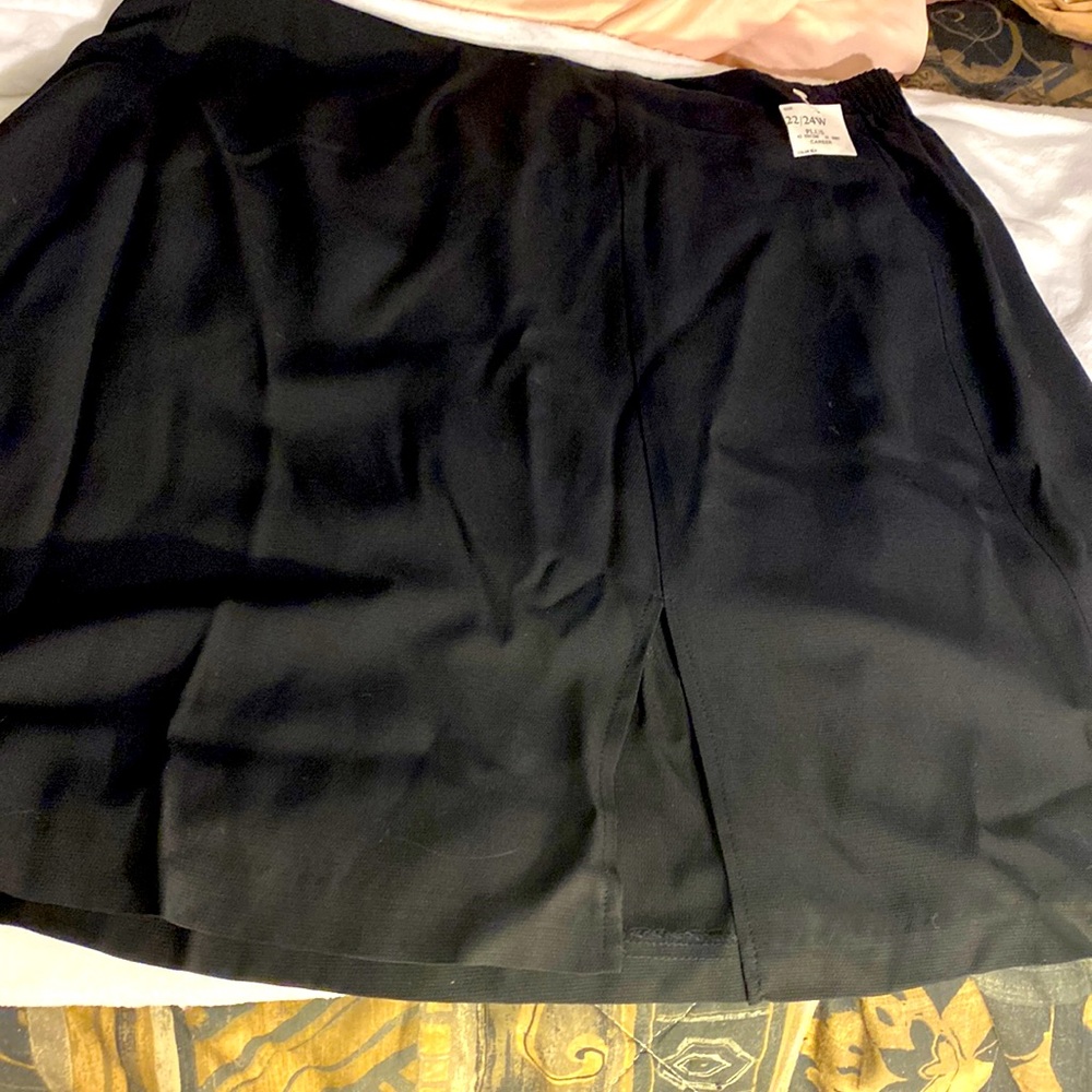 New Fashion Bug casual black skirt size 12/24W